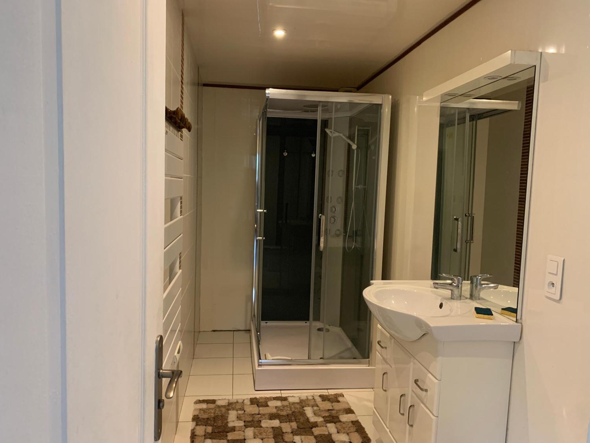 Magnifique Bas De Villa Deux Chambres Situe Pres Des Plages Et Du Golf 圣布里亚克滨海 外观 照片